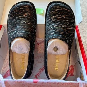 NWT Algeria shoes SZ 38 (Sz 7 - 8 )